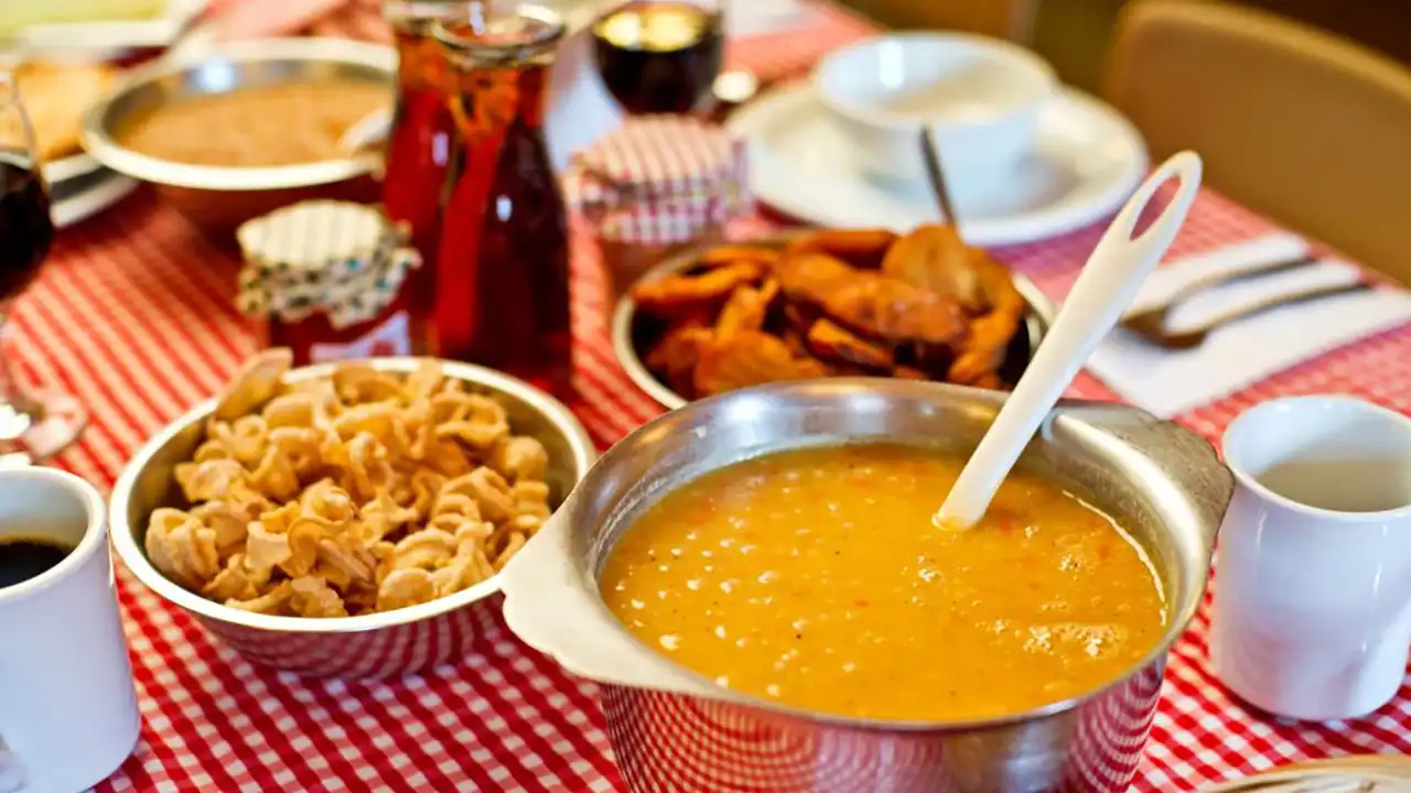 Best Maple Syrup Tour in Quebec – Traditional Sugar Shack & Local Cuisine (（All inclusive）)