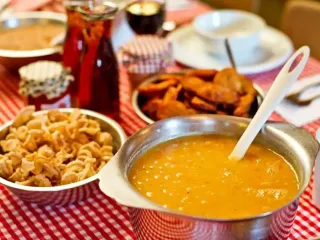 Best Maple Syrup Tour in Quebec – Traditional Sugar Shack & Local Cuisine (（All inclusive）)