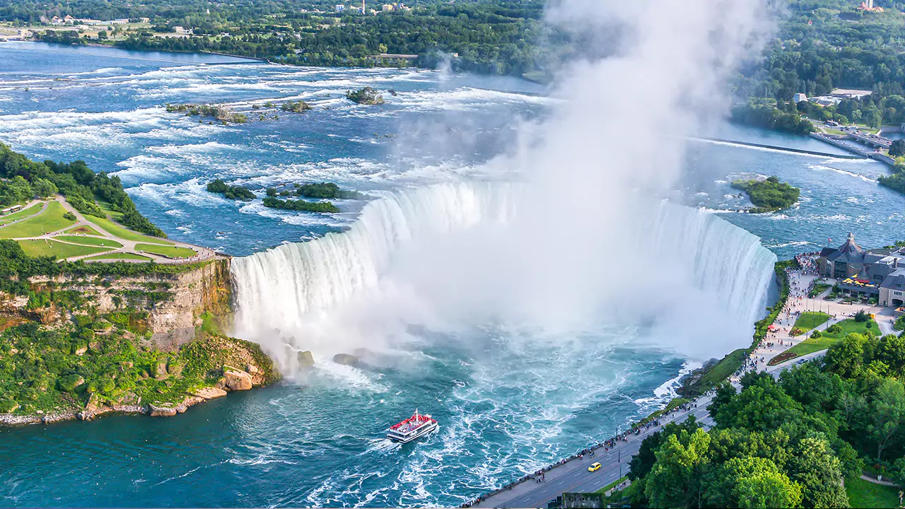 3-Day Tour: Thousand Islands, Toronto, Niagara Falls & Little Canada | From Montreal