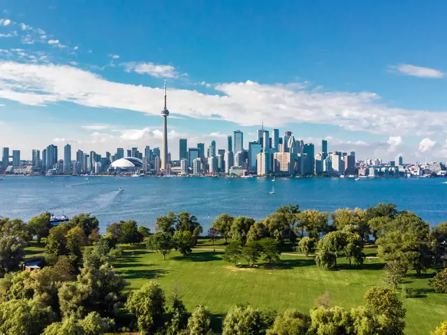 2-Day Toronto & Niagara Falls Flexible Tour – Explore at Your Own Pace