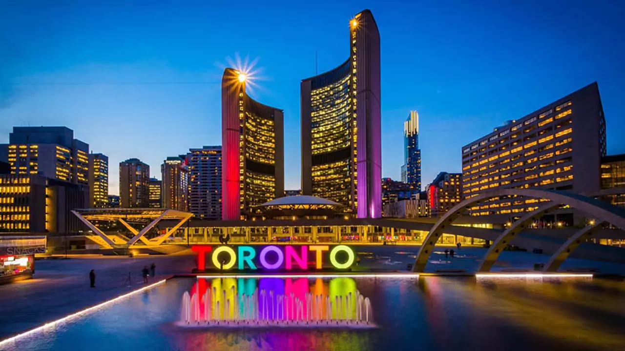 2-Day Tour: Thousand Islands + Niagara Falls + Toronto | From Montreal