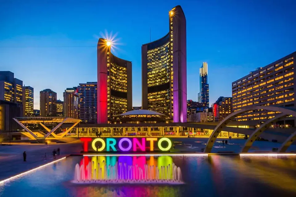 Toronto and Niagara Falls in Two Days: A Realistic Plan